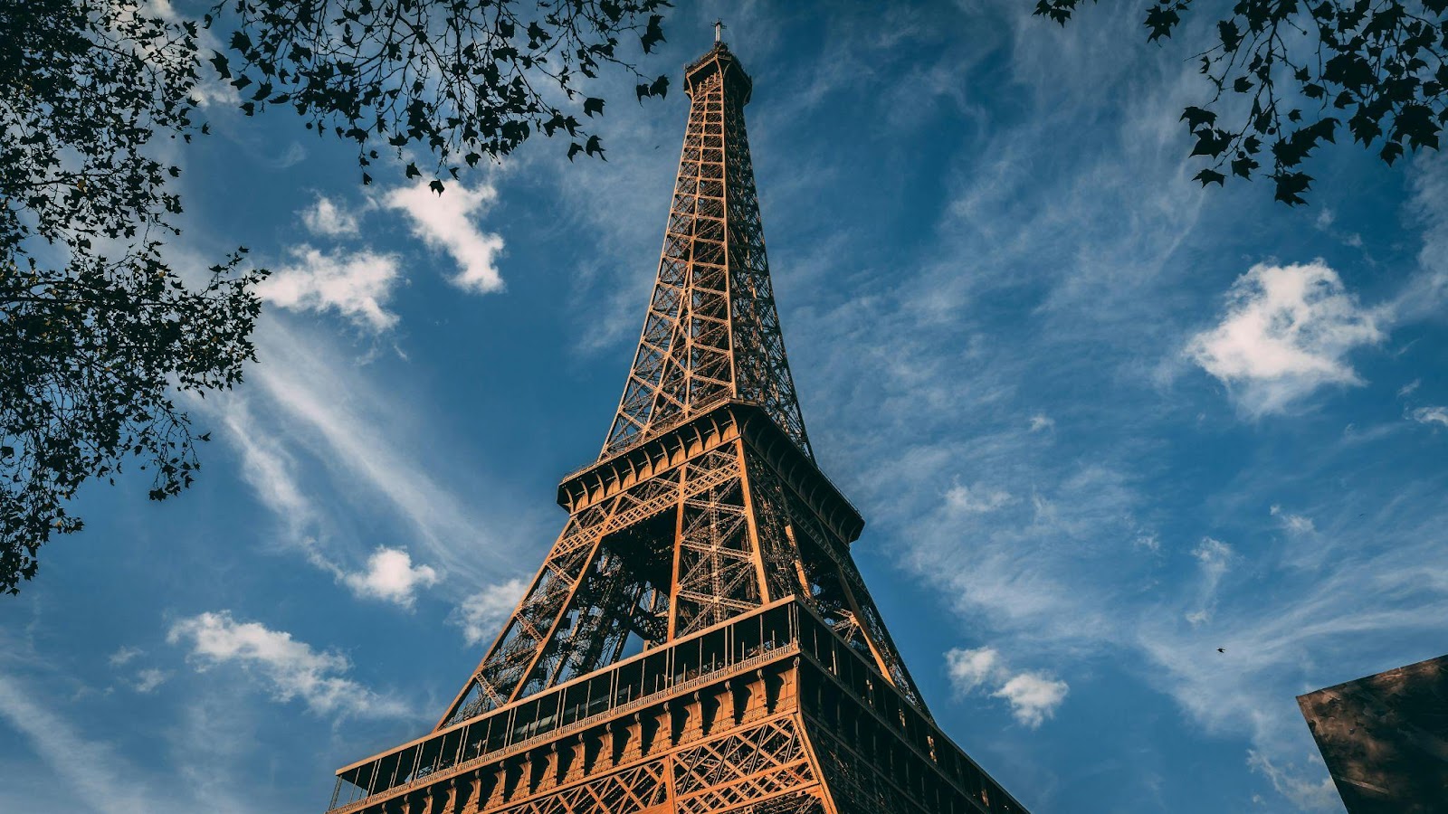 Eiffel Tower Olympic Medals: Measuring The Legacy - Unik SEO