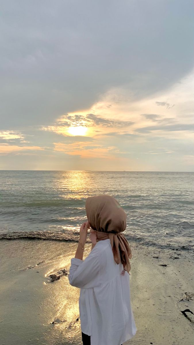 Ide Foto di Pantai yang Bikin Feed Instagram Makin Keren