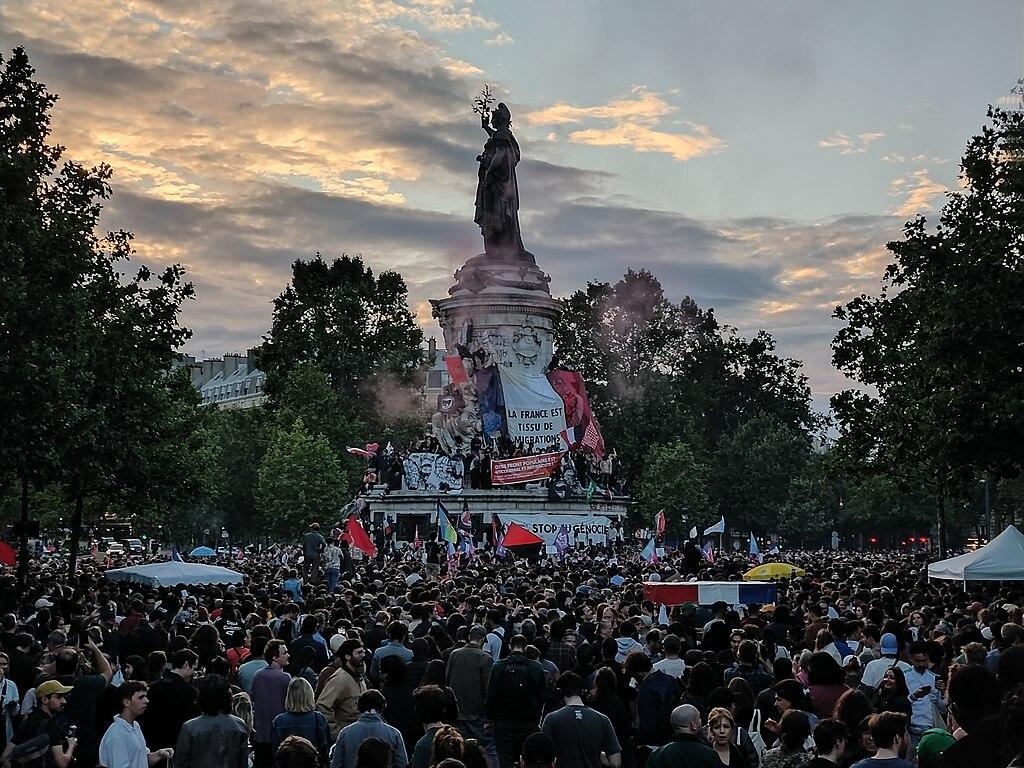 https://diendantheky.net/wp-content/uploads/2024/07/Place_de_la_Republique_Juillet_7_2024_06.jpg