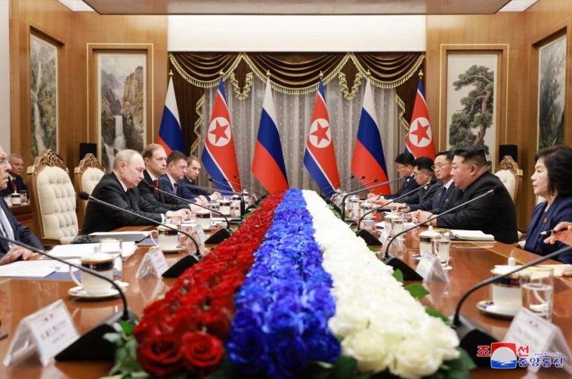 Respected Comrade Kim Jong Un Has Talks with President Vladimir Vladimirovich Putin