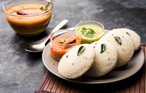 idli with sambar