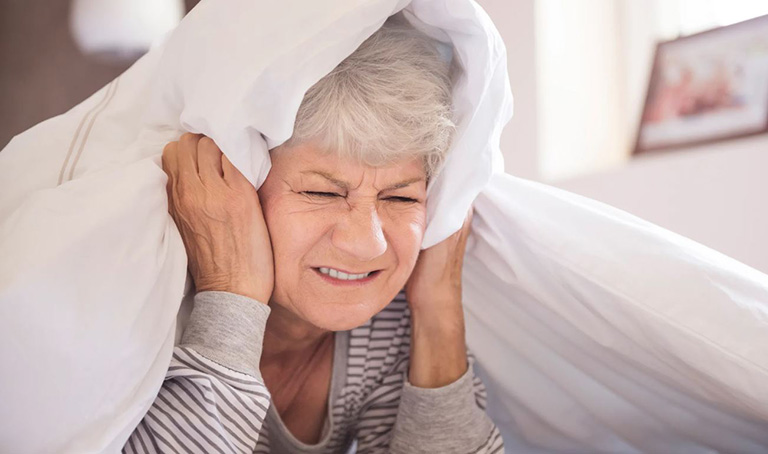 Nguyên nhân gây ù tai ở người cao tuổi