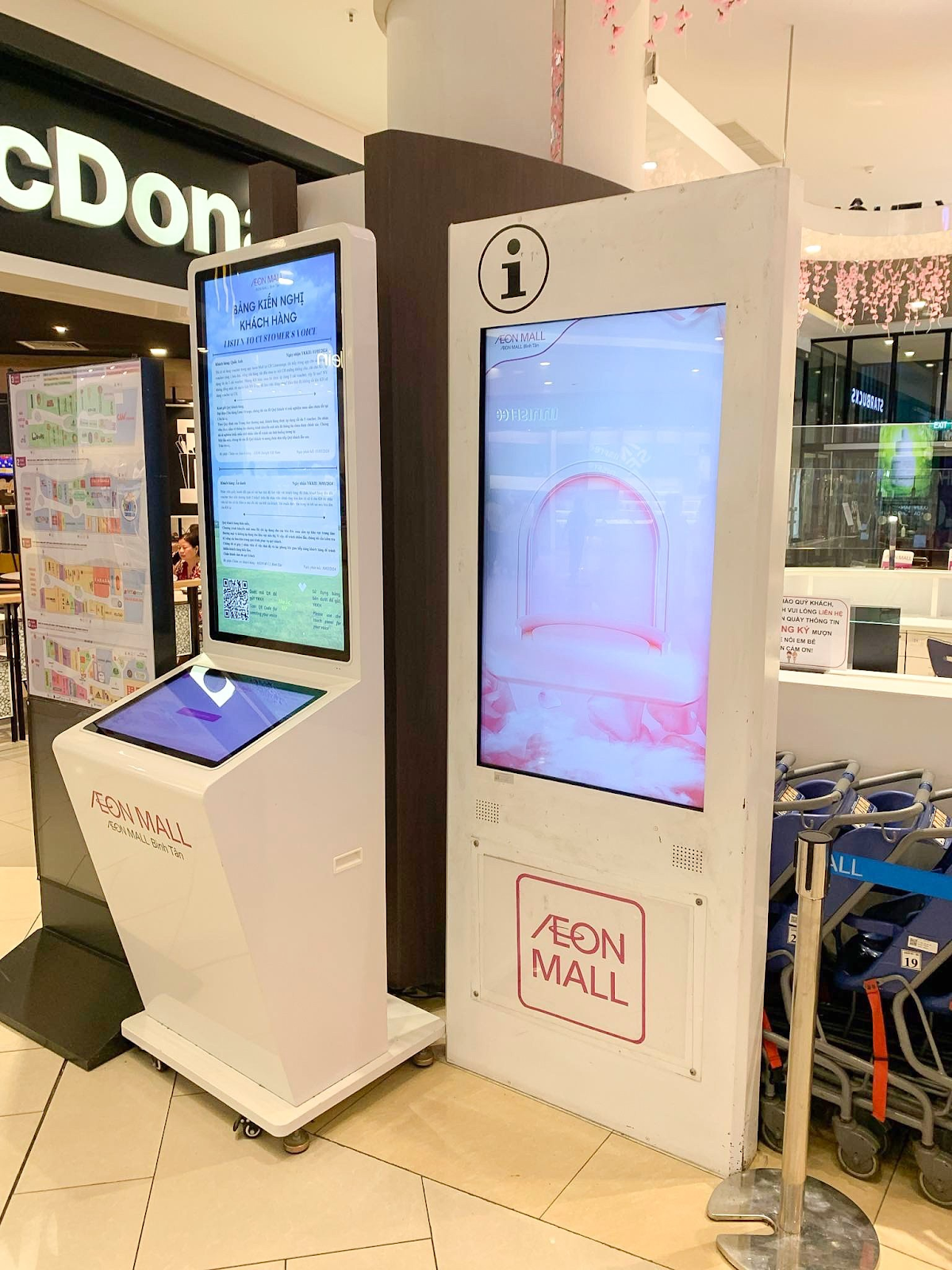 Màn hình Kiosk sử dụng tại quầy thông tin của Aeon Mall Bình Tân