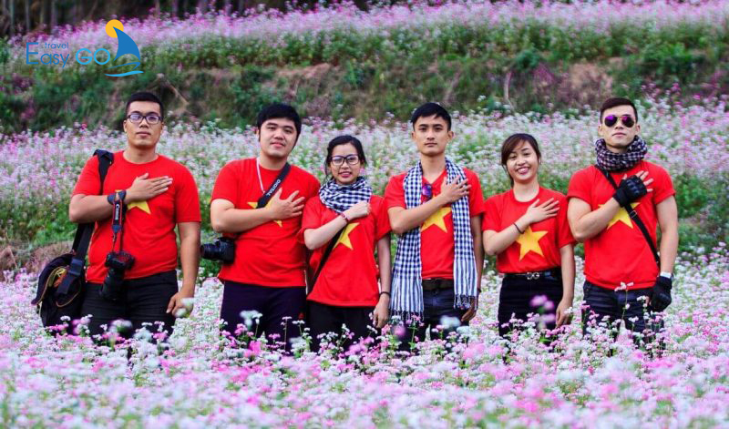 Đồng phục cờ đỏ sao vàng dành cho các hội nhóm đi du lịch Mộc Châu