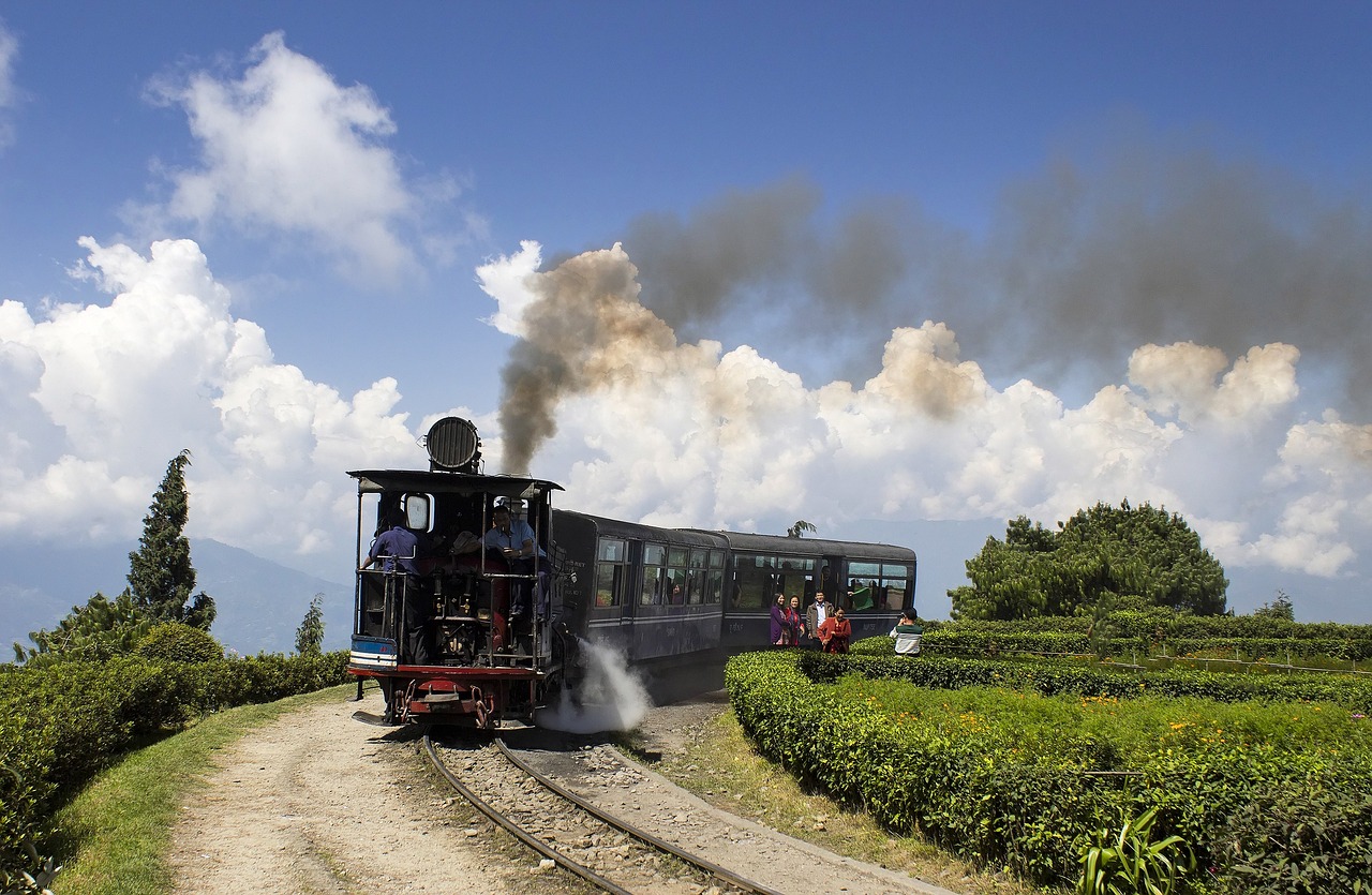 Capture breathtaking landscapes, vibrant cultures, and hidden gems along the way. Ready to hit the road and fuel your wanderlust? 🚗📸✨ #TravelIndia #RoadTrips #InstagramWorthy #Wanderlust #IncredibleIndia #cloud82 #anshulbohre