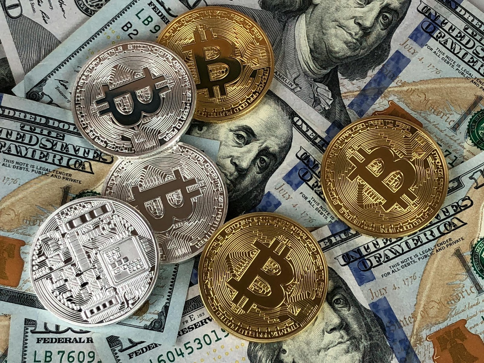 Bitcoin and dollars: cryptocurrency in asset tokenization