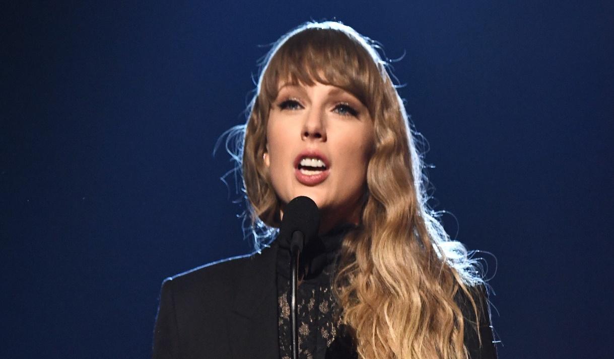 Taylor Swift Releases 7 New Songs Just Hours After New Album Midnights:  Listen | Pitchfork