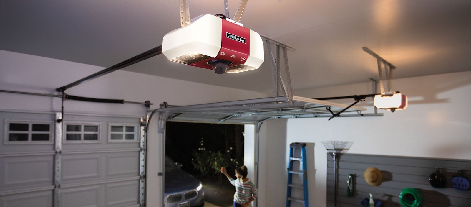 how does a garage door opener work