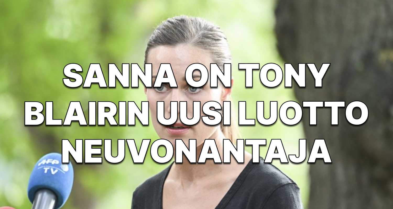 Kuva Sanna Marinista: Kuvassa Suomen entinen pääministeri Sanna Marin antaa haastattelua ulkona, taustalla vihreää maisemaa. Kuvan päällä teksti "SANNA ON TONY BLAIRIN UUSI LUOTTO NEUVONANTAJA". Marinilla on vakava ilme, ja hän katsoo suoraan kameraan. Vasemmalla näkyy sininen mikrofoni, jossa lukee "AFP TV".