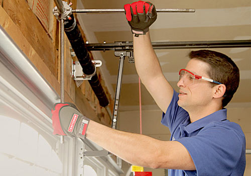 Choosing the Right Garage Door Repair Service: Factors to Consider