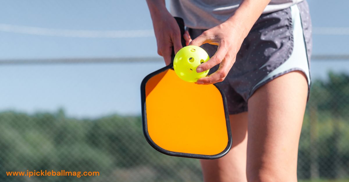 How to Hold Pickleball Paddle