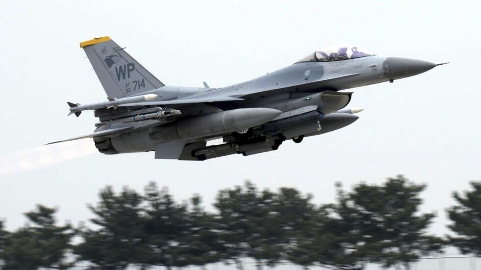 F-16 战斗机