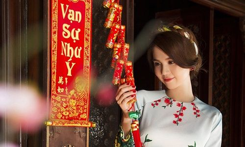 Nữ nên mặc gì khi chúc Tết?