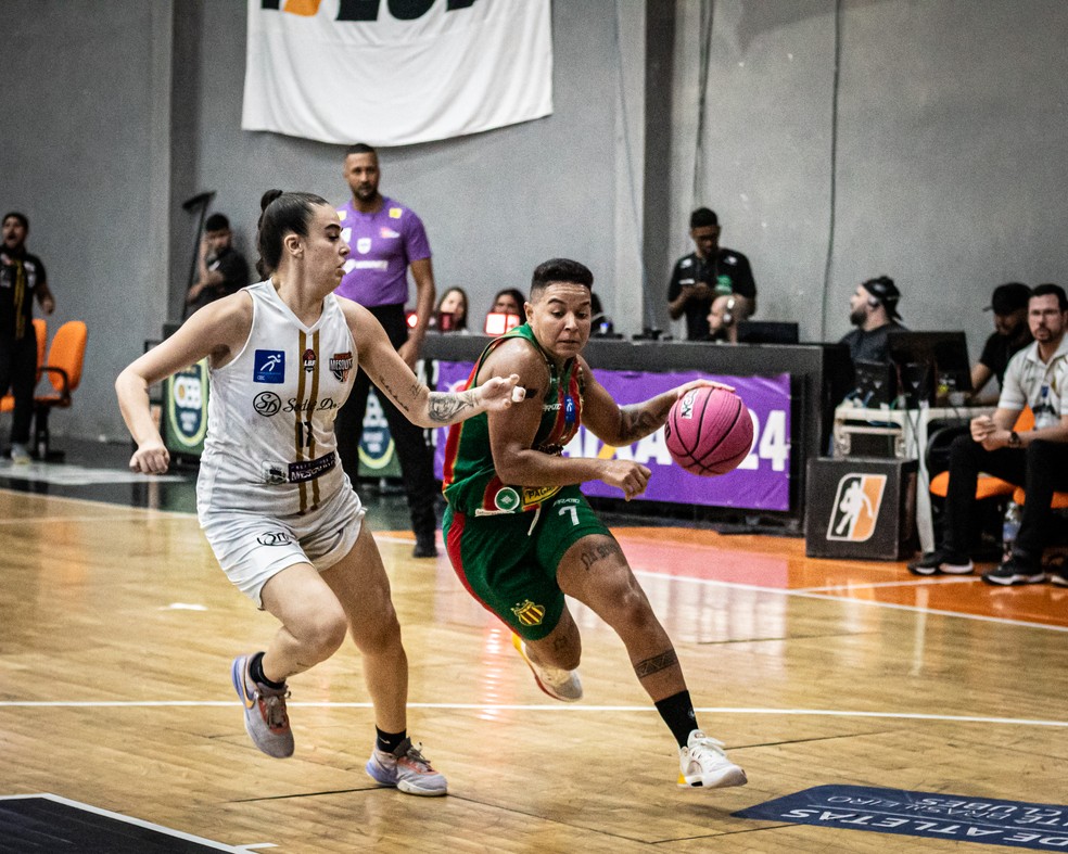 Mesquita-RJ e Sampaio Basquete pelo jogo 1 das quartas de final da LBF — Foto: Matheus Ayrton / Sodiê Mesquita