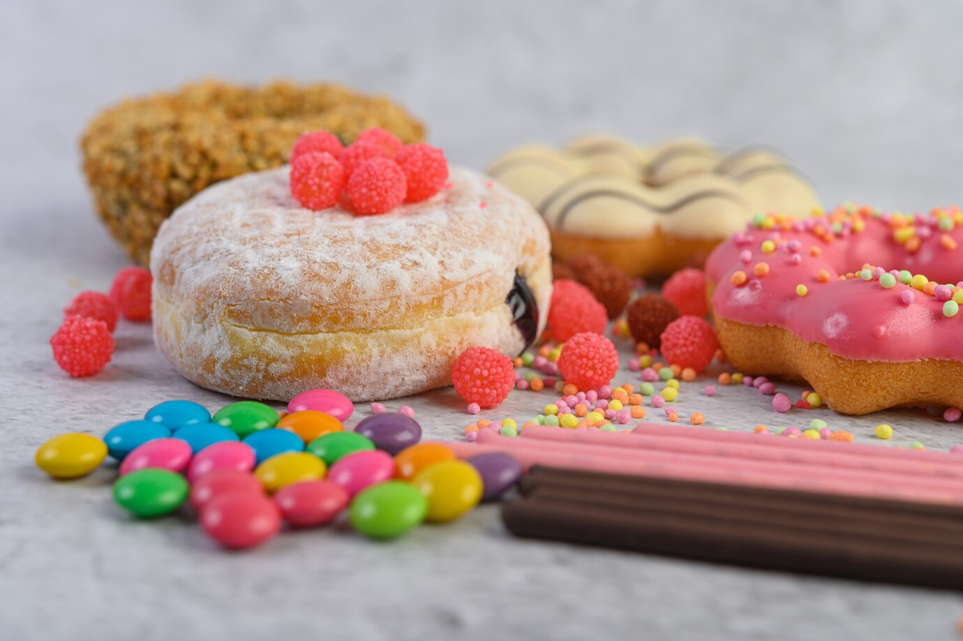 Hạn chế sử dụng quá nhiều chất ngọt không tốt cho sức khỏe người già tiểu đường