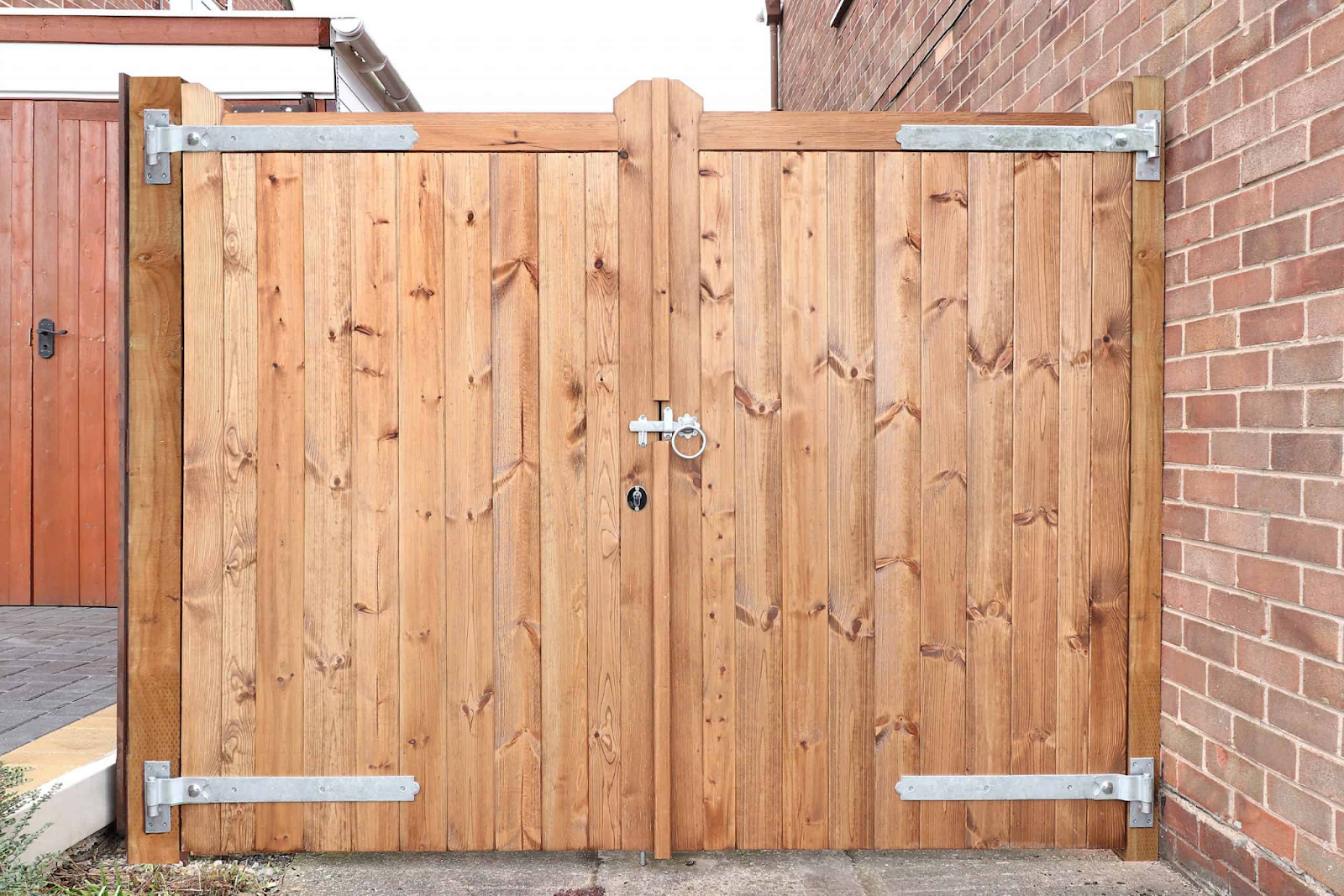 how to build a double fence gate