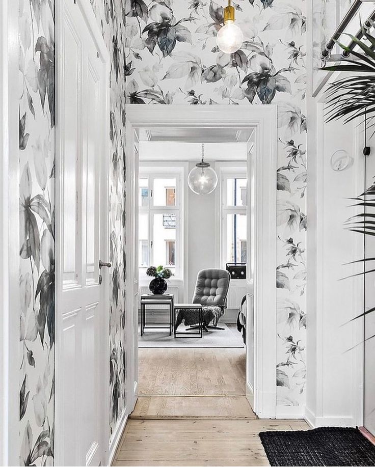 Monochrome Style: Elegant, Classy Wallpaper Designs