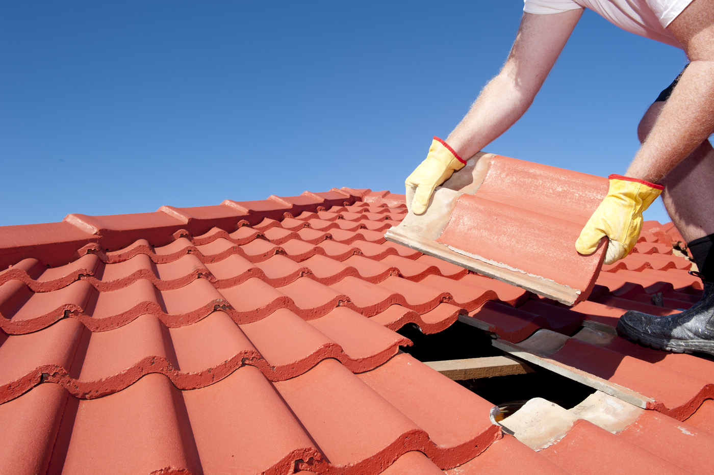 Revitalize Your Roof: The Essential Role of Roofing Contractors in Restoration Projects