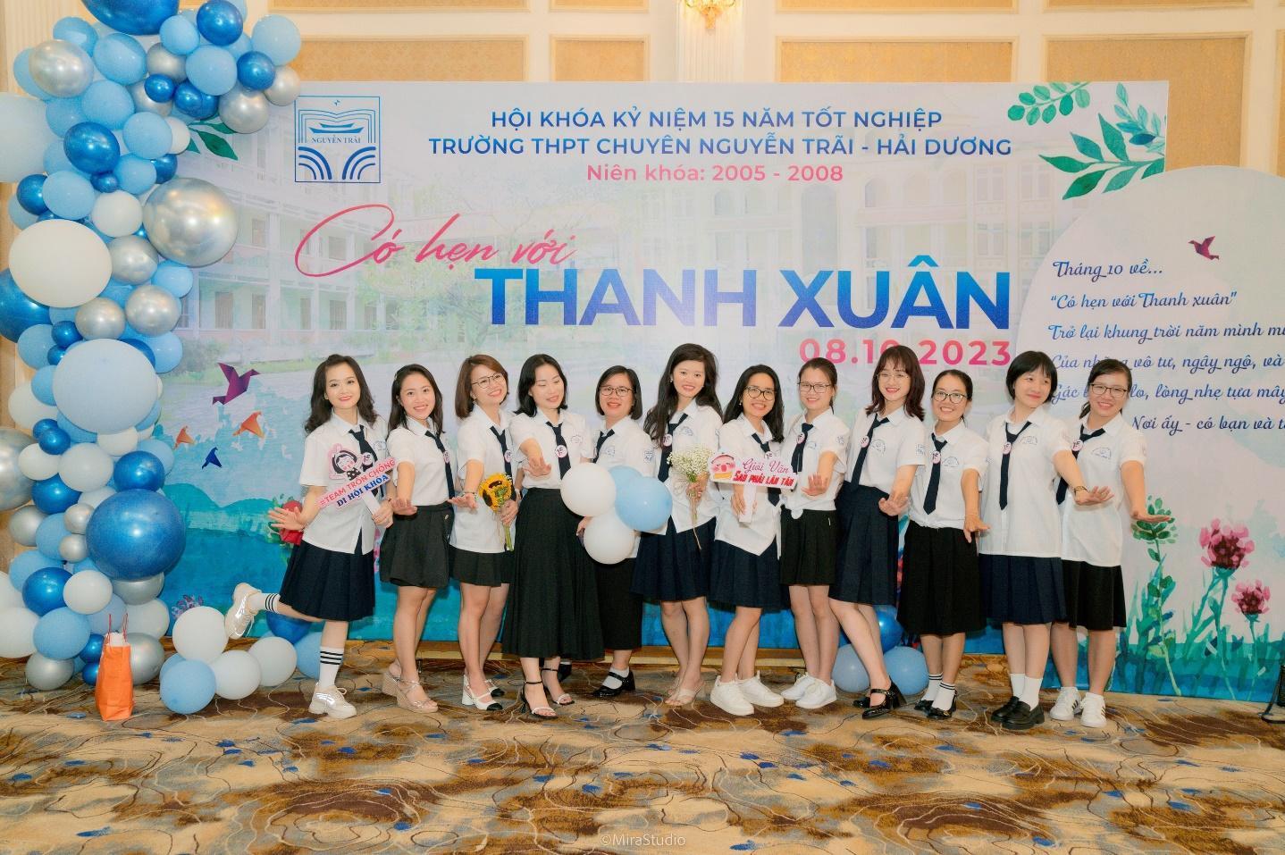 D:\1. HUONGPT\HỘI KHÓA CHUYÊN NGUYỄN TRÃI\Bài dự thi\Bài dư thi 09_ Đợi nhé... Thanh xuân_Phạm Thiên Hương_ Chuyên Văn 0508\NTQ01307.jpg