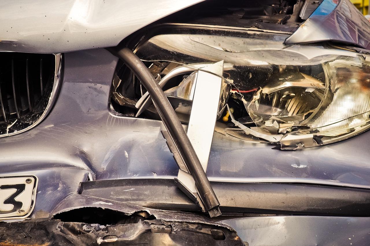 A close-up of a damaged car</p>
<p>Description automatically generated