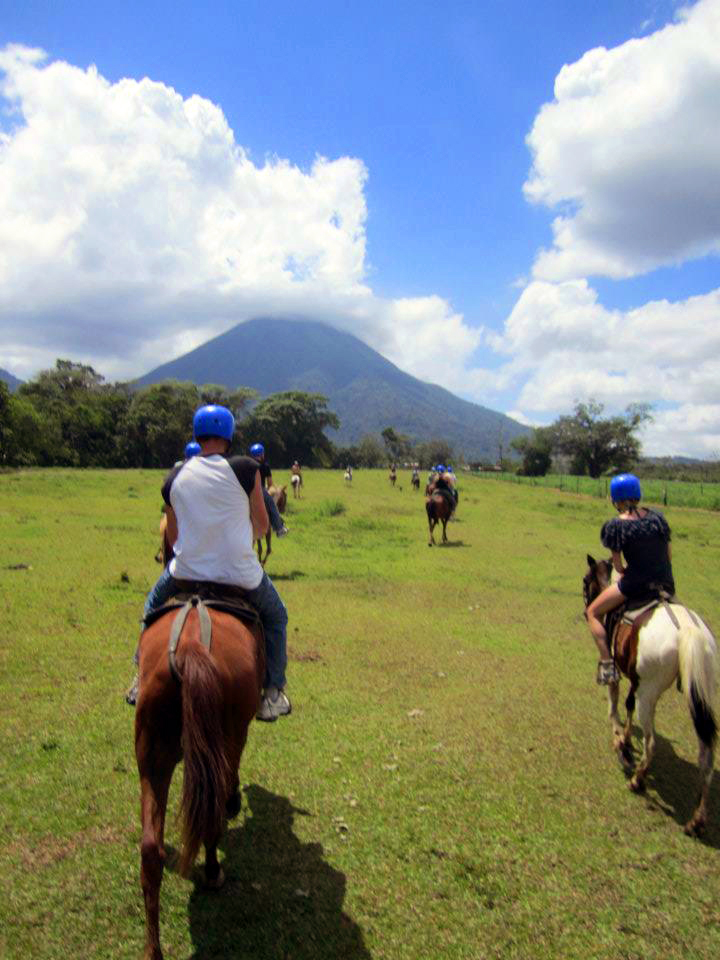 Horseback riding in La Fortuna 