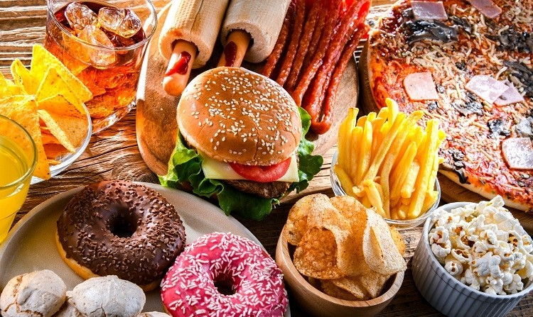 Hạn chế chất béo không lành mạnh trong chế độ ăn hằng ngày
