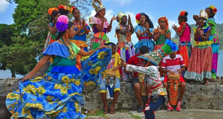 Live in the cultural fusion of African and European lifestyle in the Caribbean