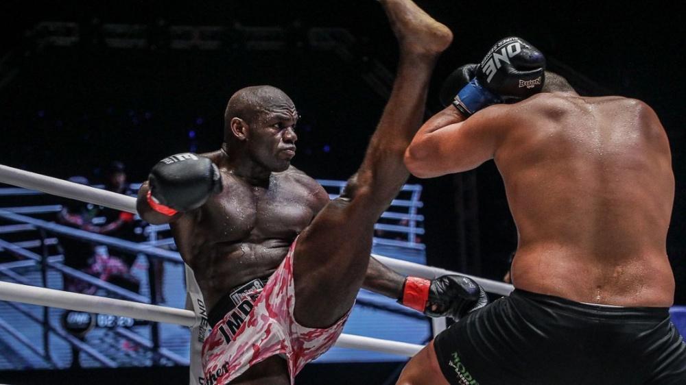 Teknik Tendangan Seni Bela Diri - Tendangan Kapak (Axe Kick)