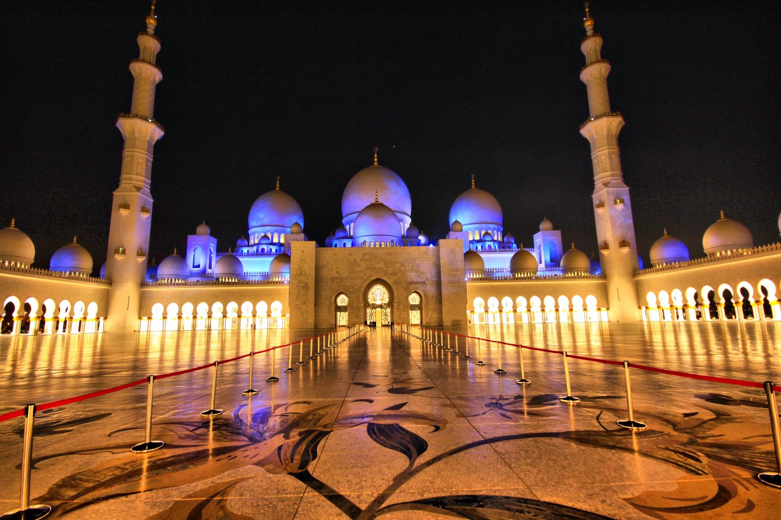 Instagram Islamic DP featuring Grand sheikh zayed mosque in Abu Dhabi
