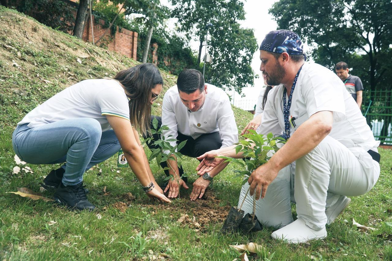 Instituto de Salud Bucaramanga se pone la camiseta por el medio ambiente