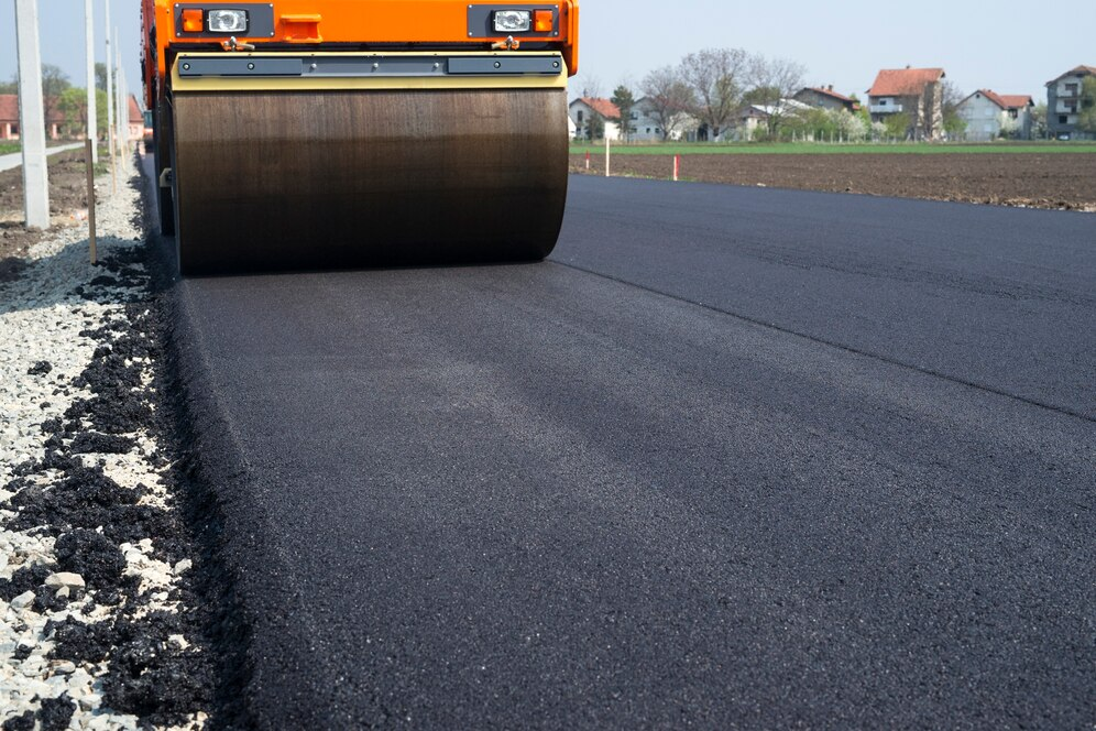 Enhancing Durability: The Role of Asphalt Sealcoating in Commercial Asphalt Paving