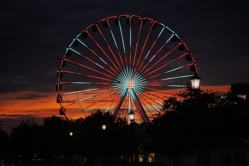 Myrtle Beach ferris wheel at night