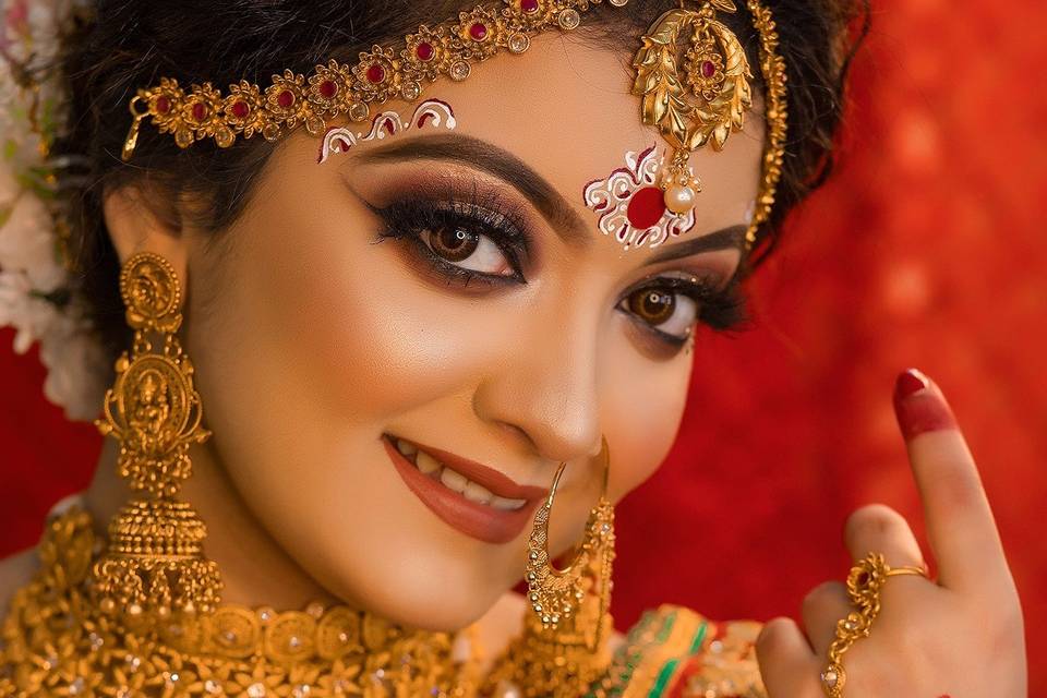 Title: Discovering the Best Parlour in Kolkata for Bridal Makeup
