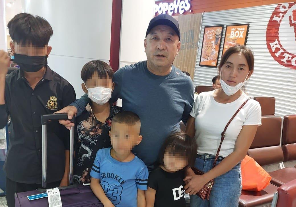 https://saigonnhonews.com/wp-content/uploads/2024/07/Pic_-_Khue__Family_blurred.jpg