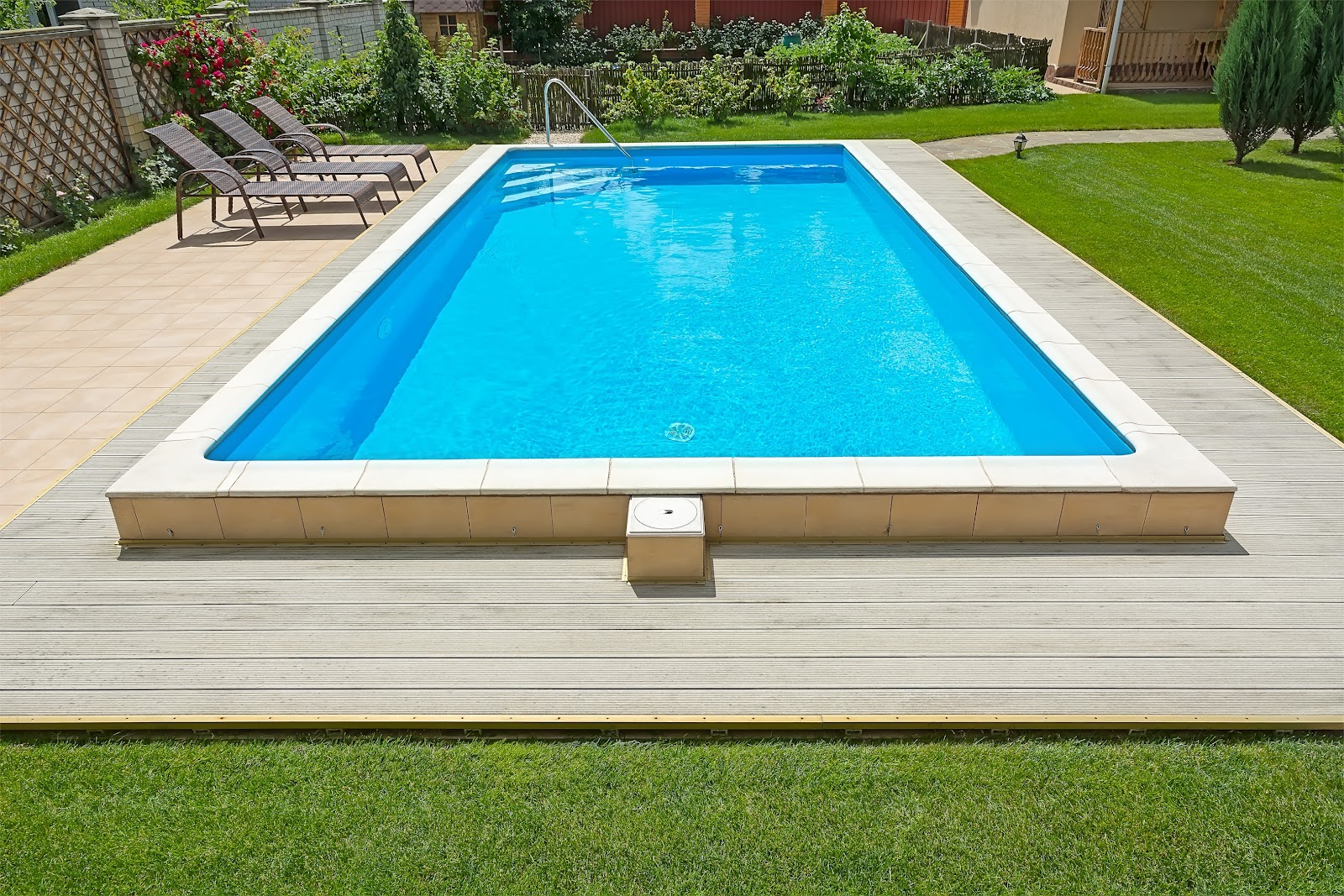 Pool Fence Maintenance Tips for Long-Lasting Safety