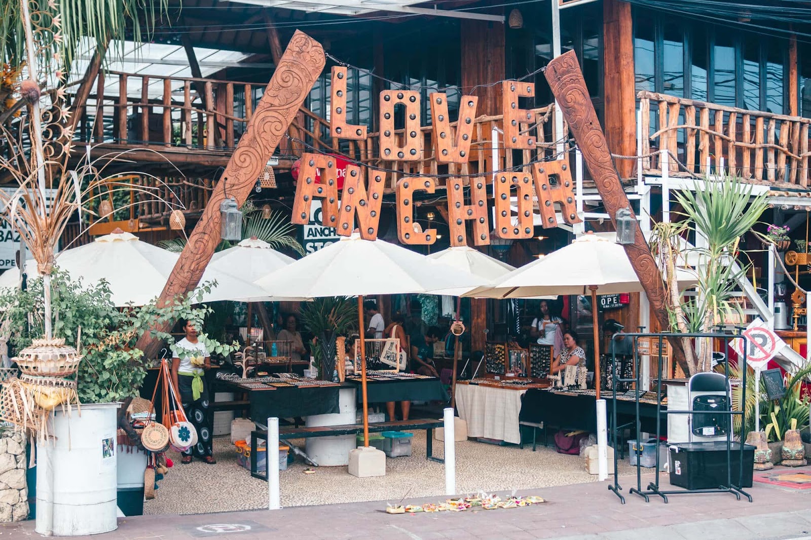 Love anchor market