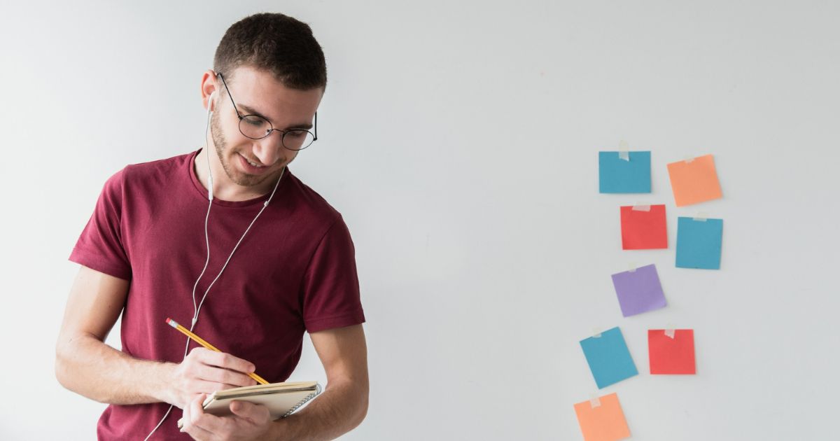 Tips Public Speaking untuk Introvert: Menggunakan Teknik Persiapan Sesuai Gaya Introvert