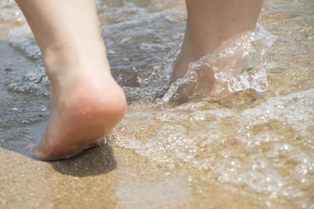 人, 屋外, 水, 食品 が含まれている画像

自動的に生成された説明