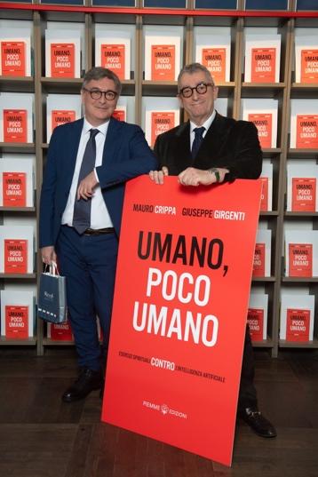 Presentato a Milano "Umano, poco umano" di Mauro Crippa e Giuseppe Girgenti