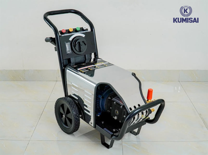 Máy xịt rửa xe Kumisai