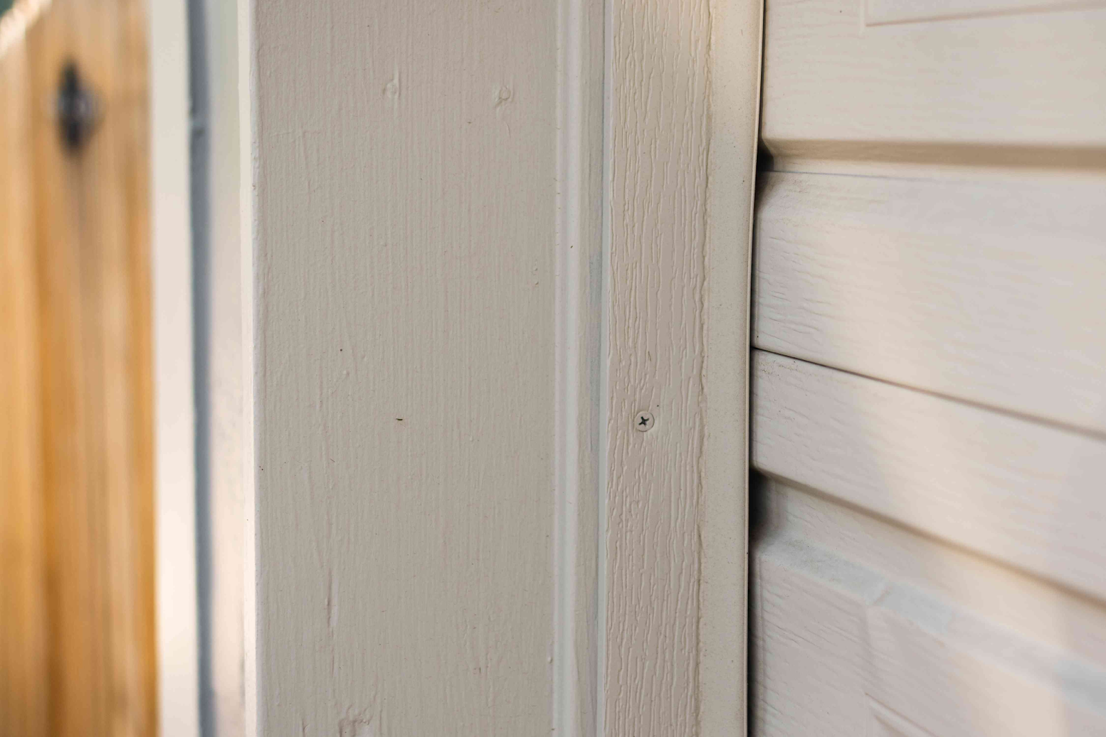 how to seal garage door