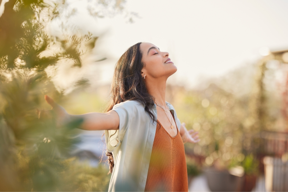 Young women meditating: How to make time for mindfulness