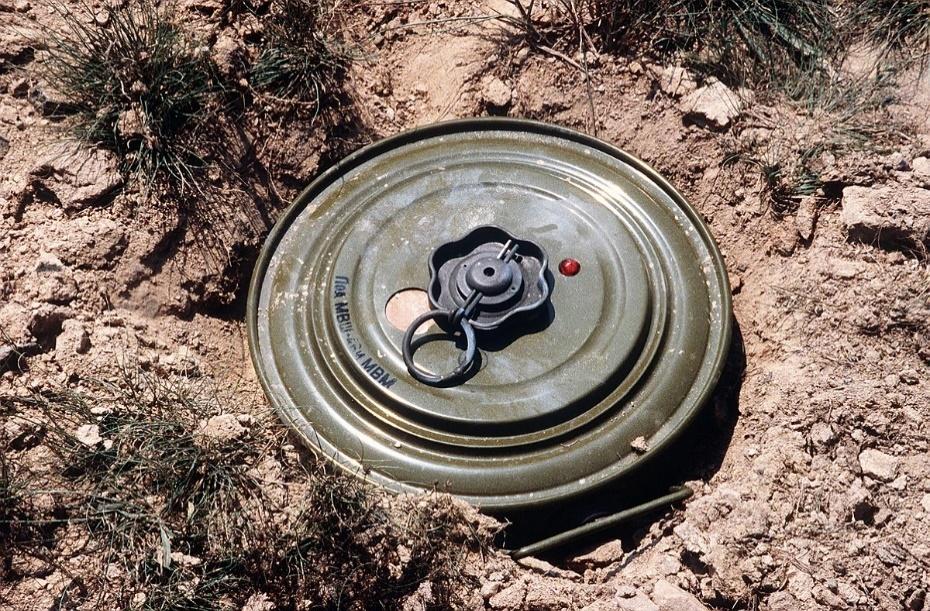 Anti-tank mine - Wikipedia