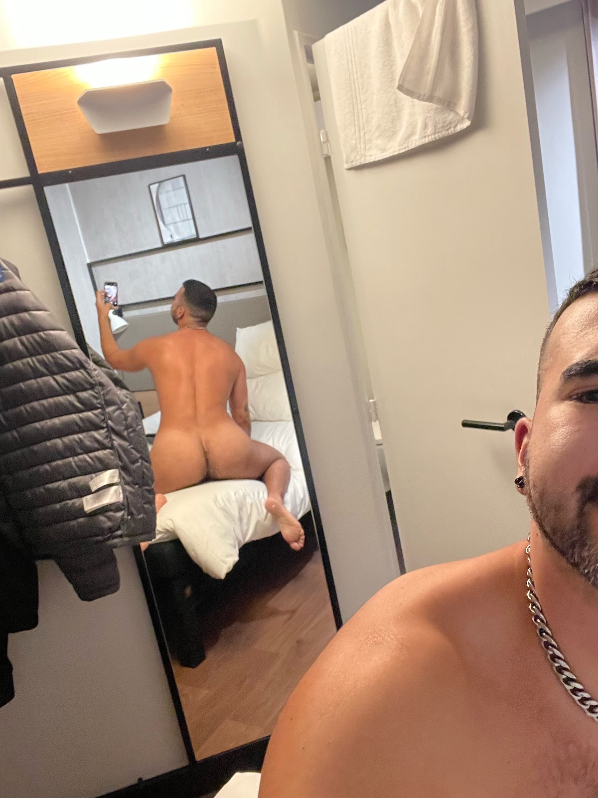 gay travel slut and gay xxx porn creator Phil takes naked hookup photo in mirror of paris hotel room