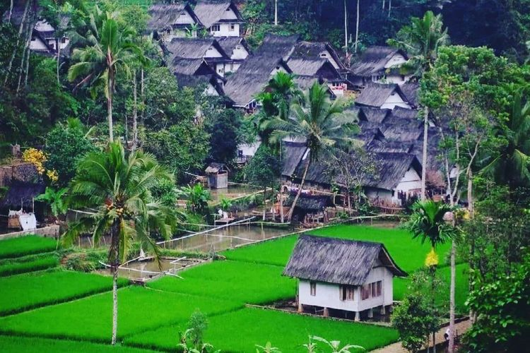 wisata desa adat di indonesia Kampung Naga Tasikmalaya