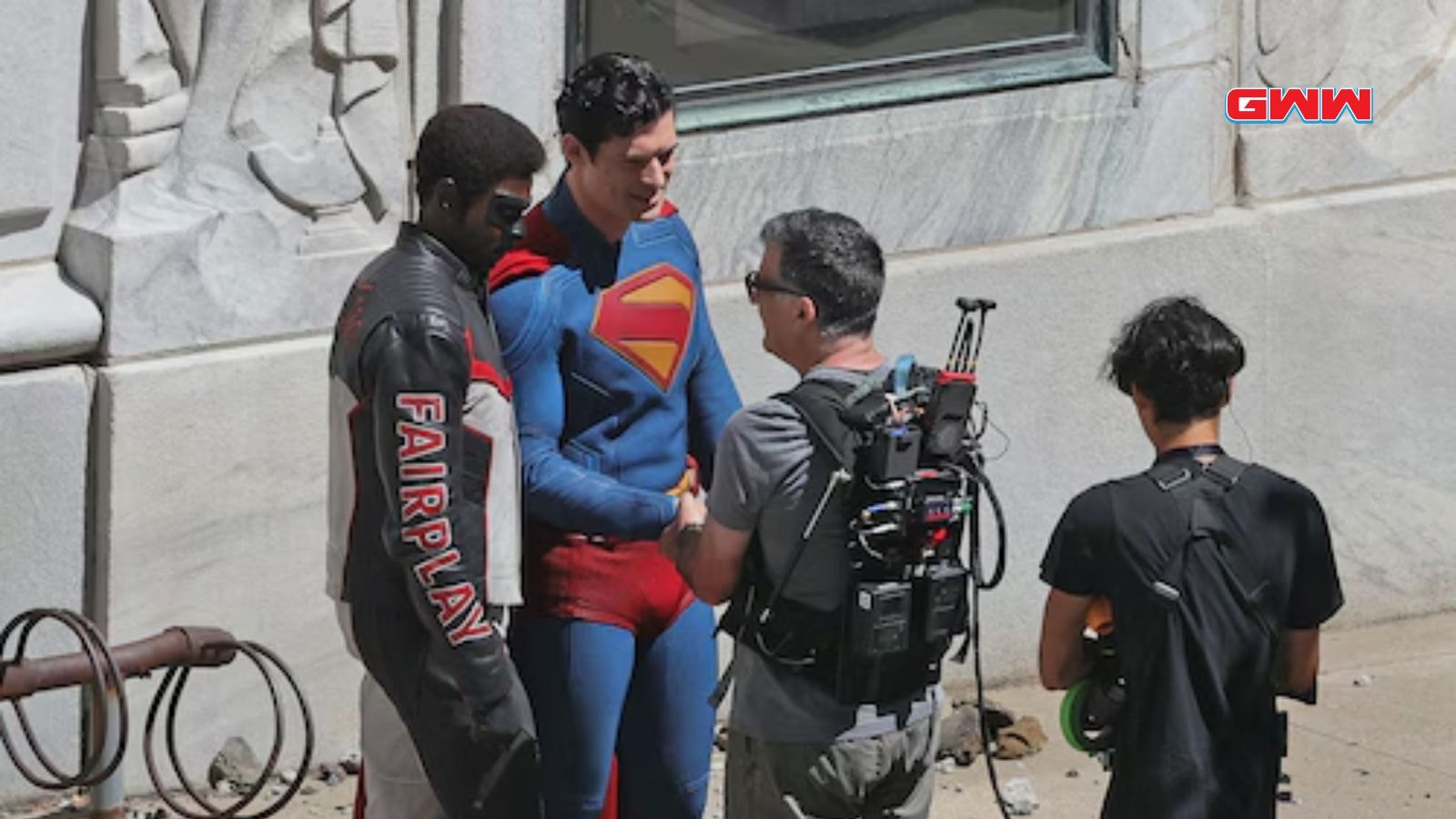 New Superman Leak Set Photos: Superman and Mister Terrific