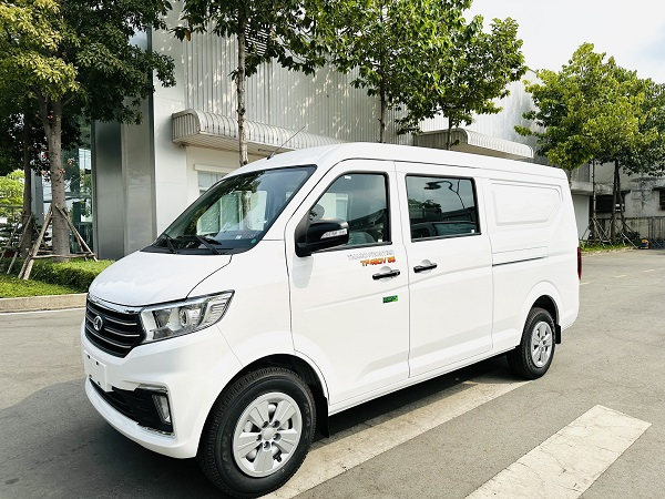 Xe van 5 chỗ