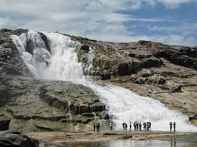 kuntala waterfalls image