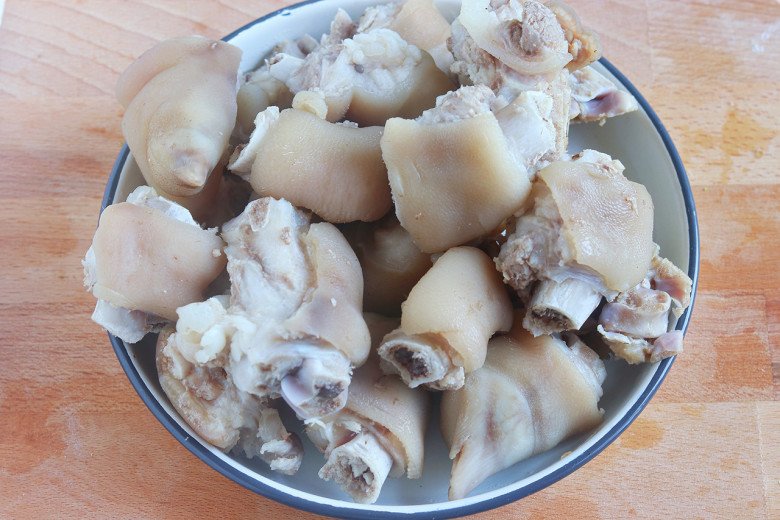 Chân giò bò 