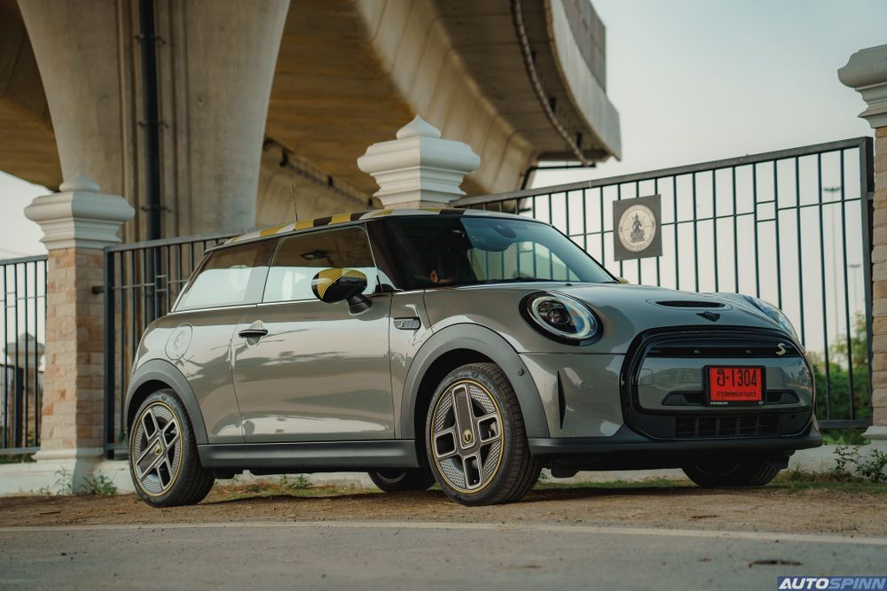 รถยนต์ไฟฟ้า Mini Cooper SE